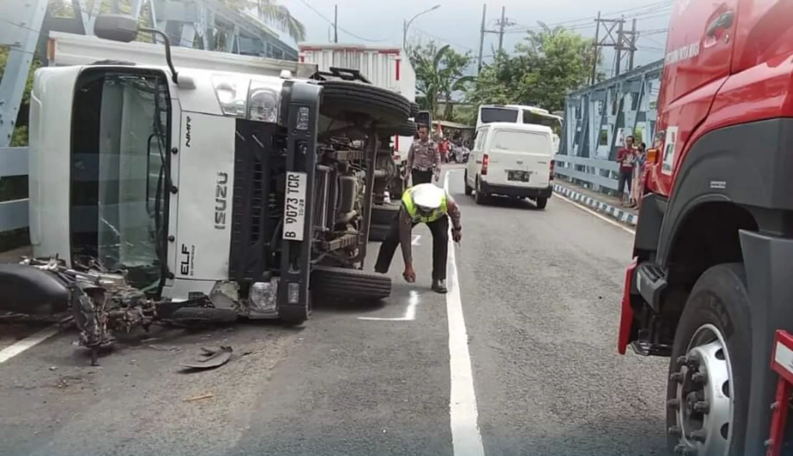 Kecelakaan Beruntun di Jembatan Melik Banyuwangi, Empat Pemotor Terluka