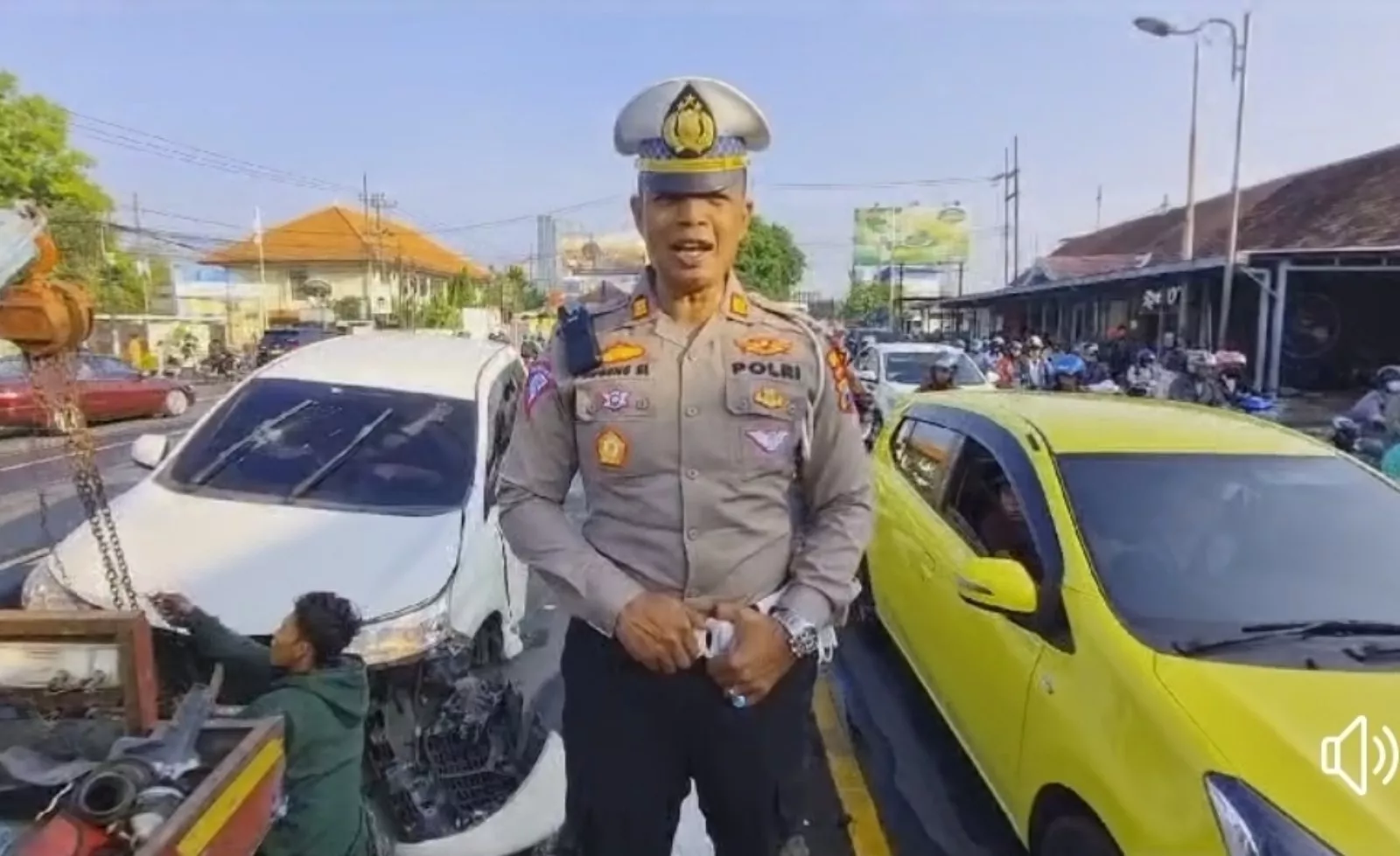 Terjadi Kecelakaan Tunggal di Layang Waru, Mobil Berhasil Dievakuasi, Lalin Lancar