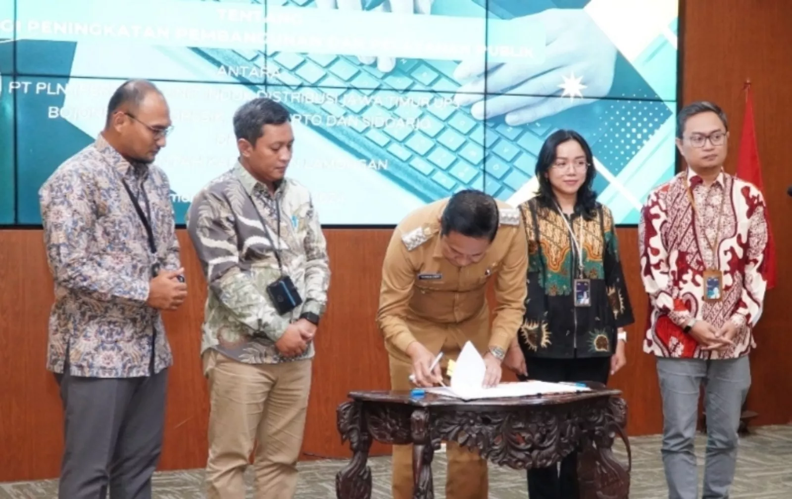 Pemkab Lamongan dan PLN Jalin Kerja Sama Peningkatan PJU