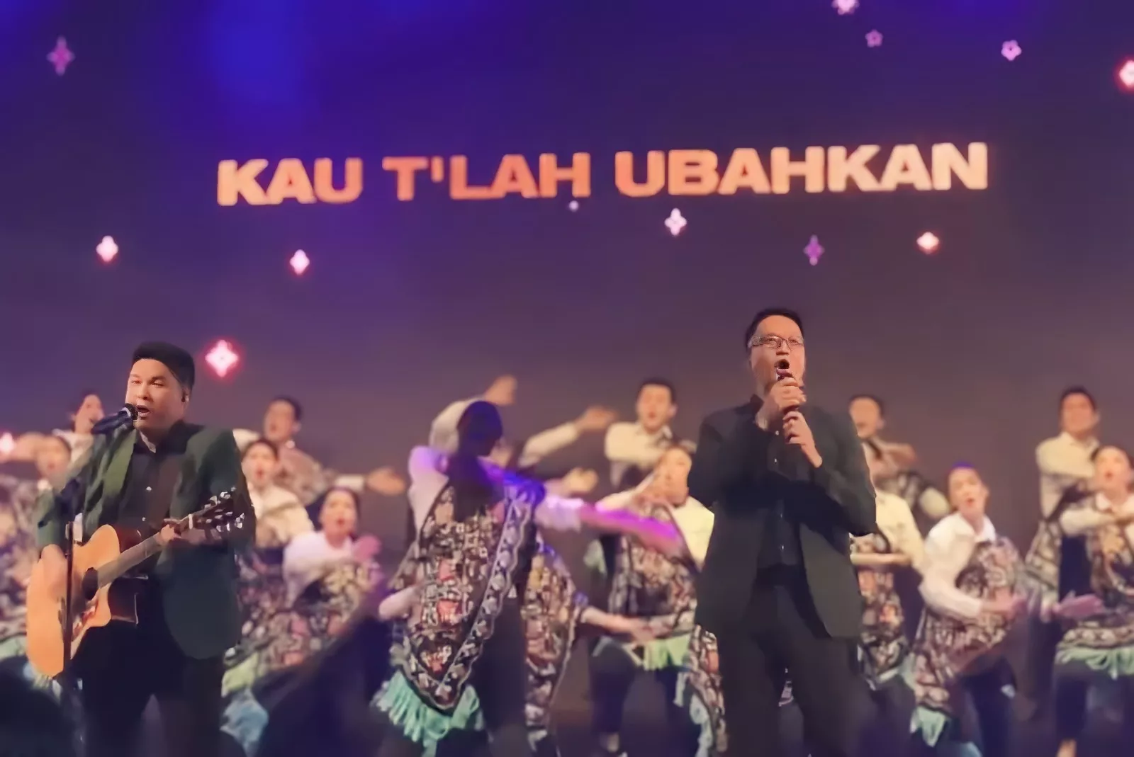 Perdana, Surabaya Gelar Perayaan Natal di Balai Kota, Ribuan Jemaat Hadir dan khidmat