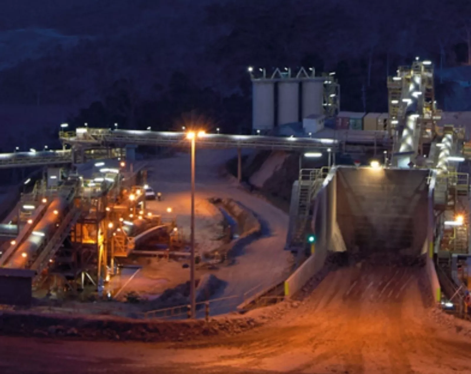 PT Merdeka Copper Gold Tingkatkan Efisiensi dengan Sewa Alat Berat