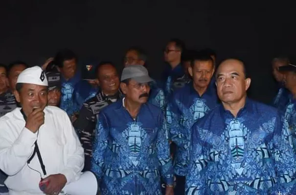 Alumni AAL ke 28 Gelar Tour Facility ke Tempat Wisata TNI Angkatan Laut Ujung Surabaya