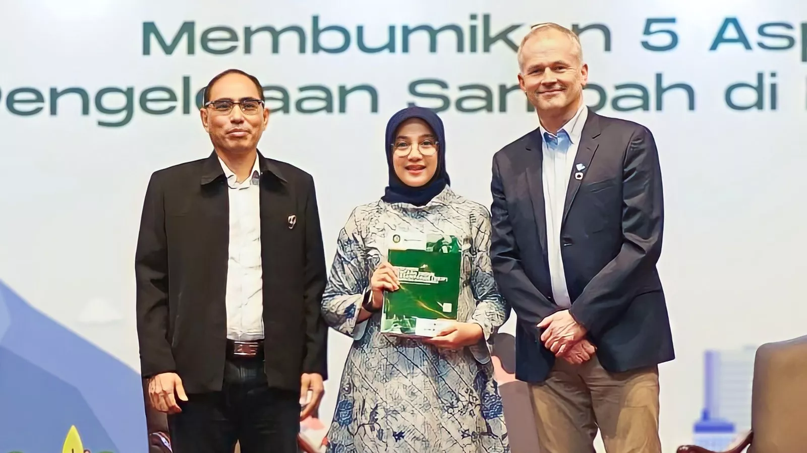 Ipuk Fiestiandani Luncurkan Masterplan Sistem Pengolahan Sampah Banyuwangi