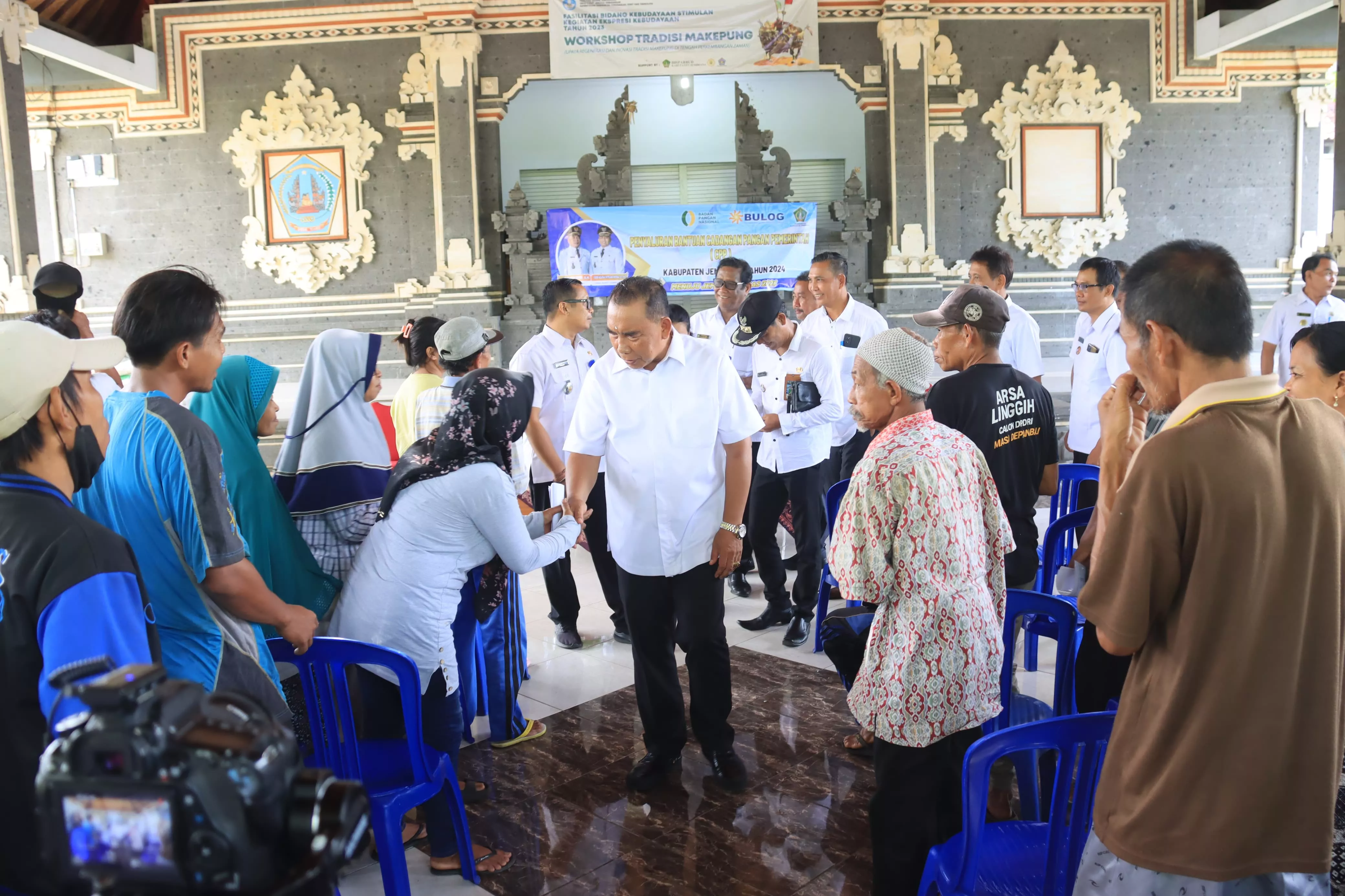 Giliran Kecamatan Melaya Dibantu Beras Cadangan Pemerintah