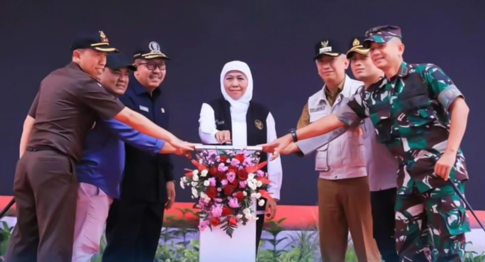 Khofifah Resmikan Pasar Baru Kertosono Nganjuk, Dilengkapi Eskalator Mirip Mall
