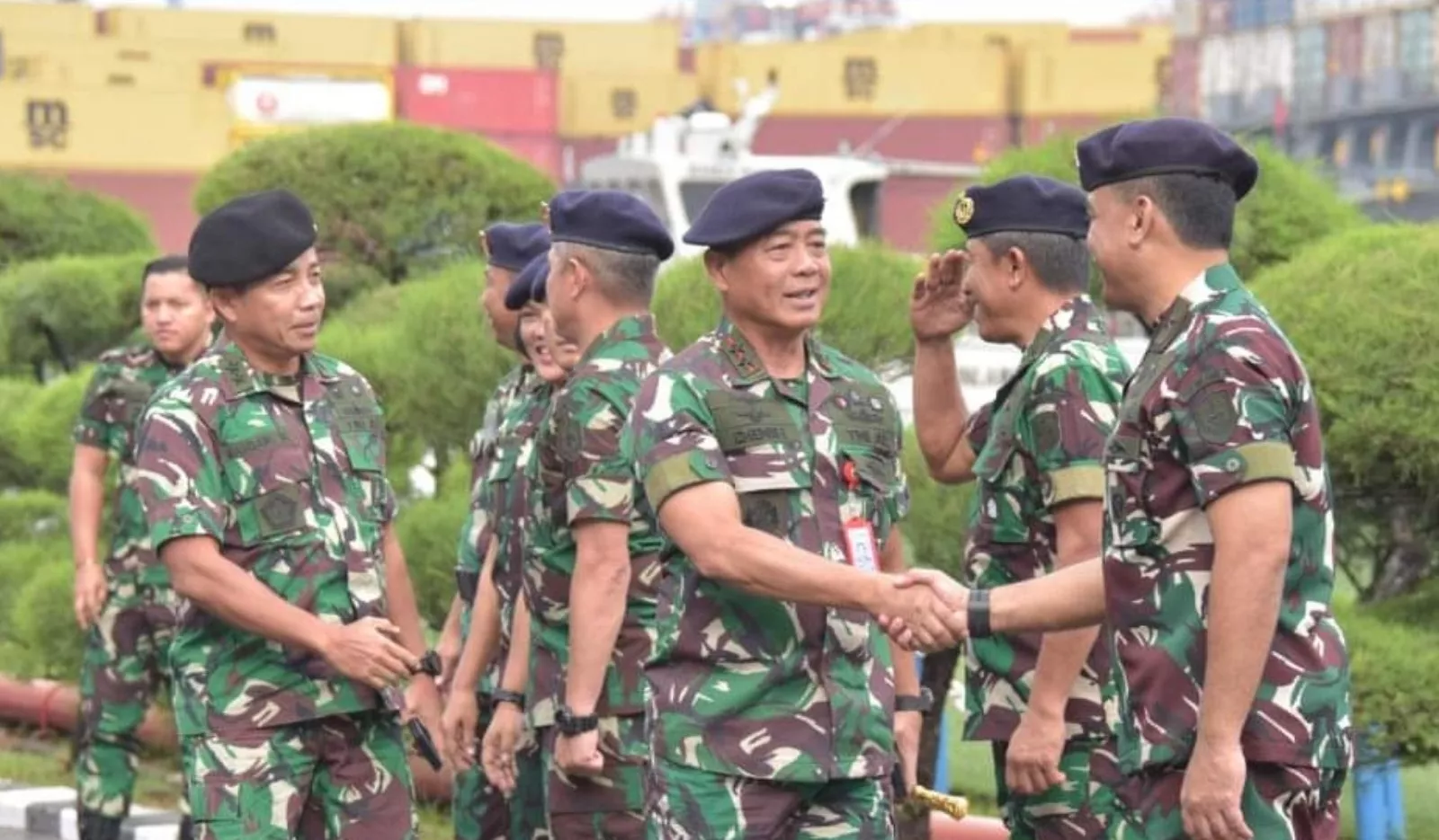 Kasal Sambut Kedatangan KRI Frans Kaisiepo-368 dari Misi PBB di Lebanon