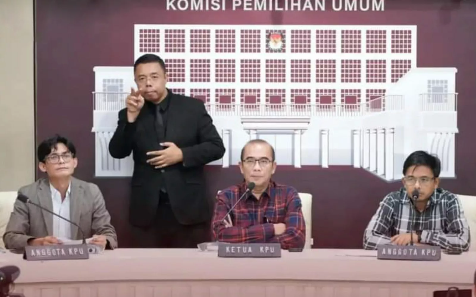 Data Terbaru KPU, Prabowo Masih Memimpin, Disusul Anies dan Ganjar di Posisi Buncit