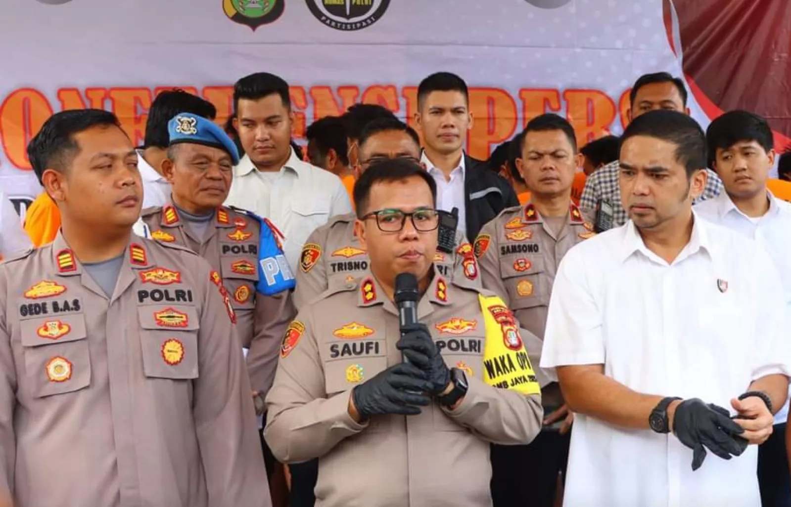 Polres Metro Bekasi Ungkap 23 Kasus Kejahatan, 27 Tersangka Diciduk