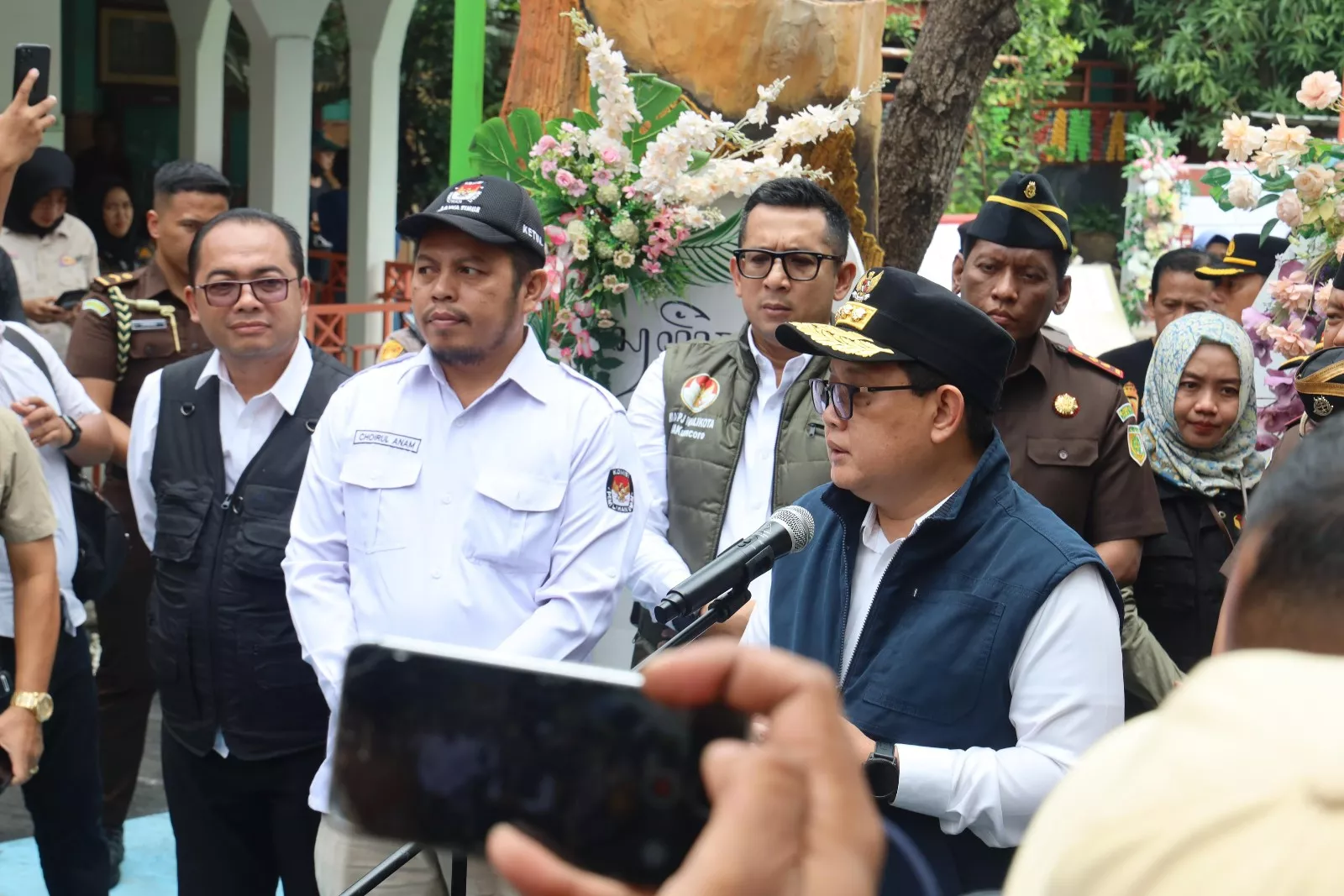 Pastikan Keamanan, Forkopimda Jatim Tinjau Beberapa TPS di Surabaya dan Mojokerto