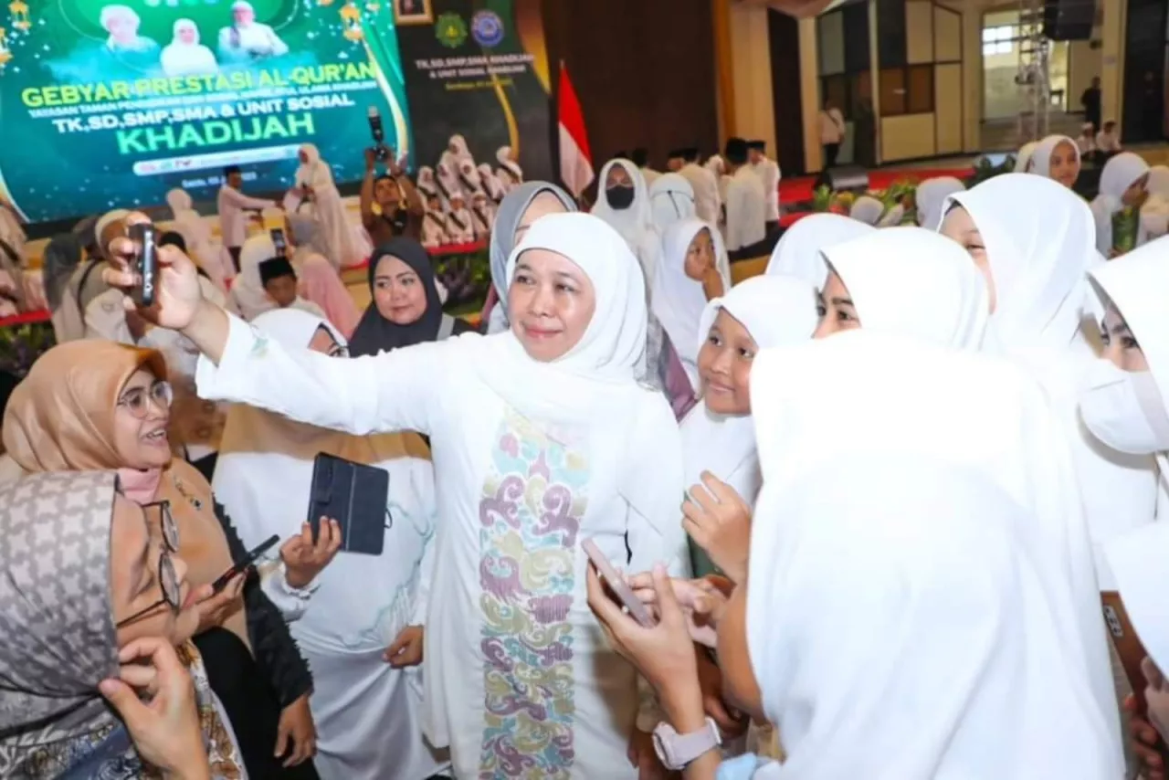 Khofifah Indar Parawansa Apresiasi SMA Khadijah, 70% Siswanya Lolos PTN Jalur SNBP