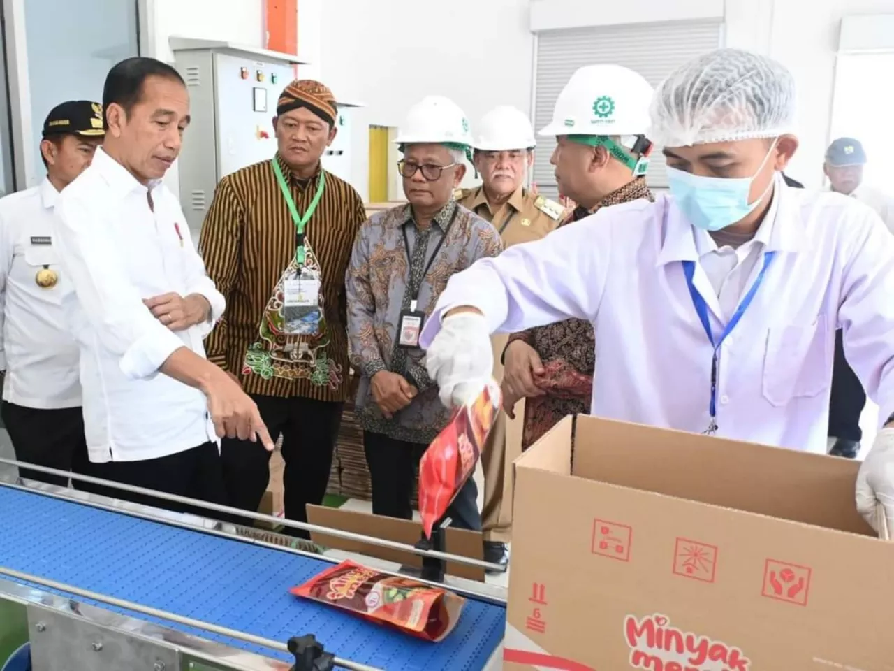 Jokowi Resmikan Pabrik Minyak Makan Mirah, Sebut Jauh Lebih Sehat dan Terjangkau