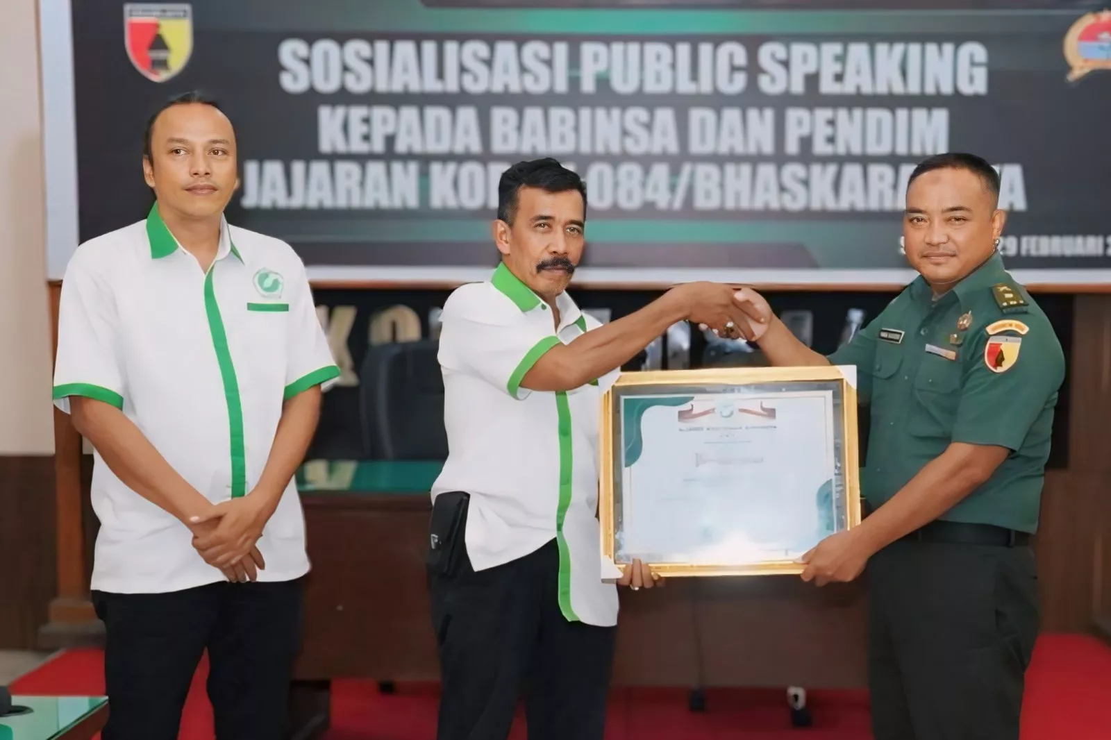 AWS dan Korem 084 Bhaskara Jaya Gelar Workshop Public Speaking dan Audio Visual
