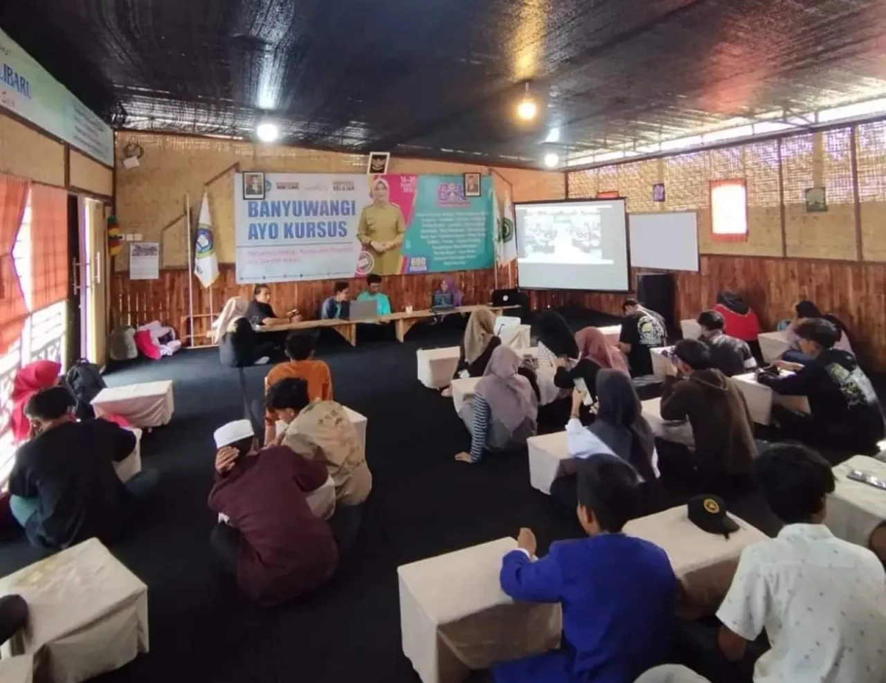 Ipuk Fiestiandani Gelar Program "Banyuwangi Ayo Kursus" Perkuat Keterampilan SDM