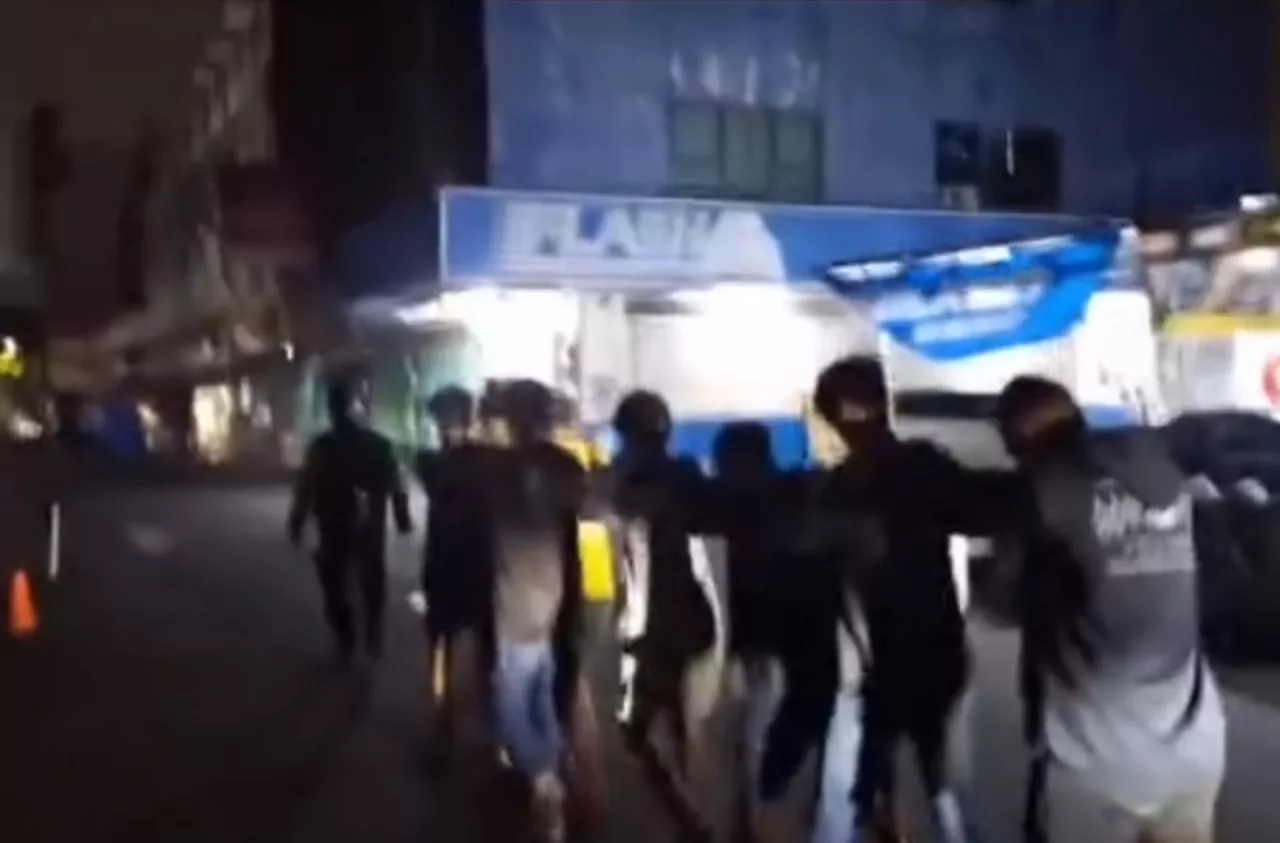 Petugas Amankan Sembilan Anak Pelaku Balap Liar di Jalan Mayjen Sungkono Surabaya