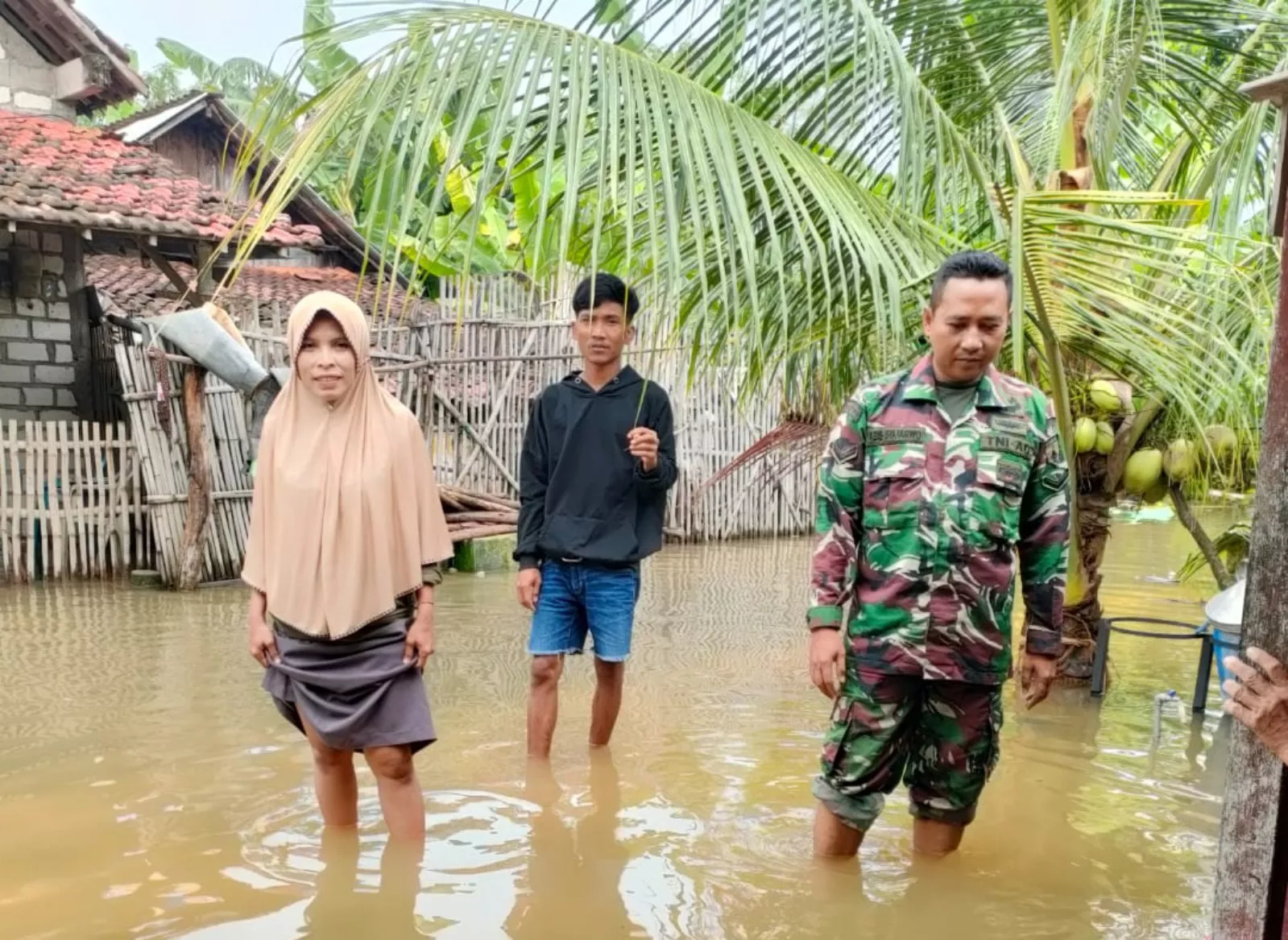Banjir Luapan Bengawan Solo Genangi Desa Madu Mulyorejo, Gresik, 2.18 KK Terdampak