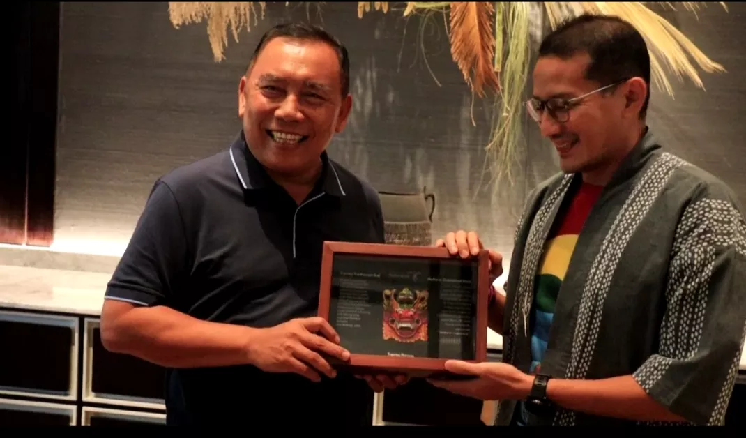Temui Menparekraf, Bupati Tamba Rancang Festival Jembrana Bahagia