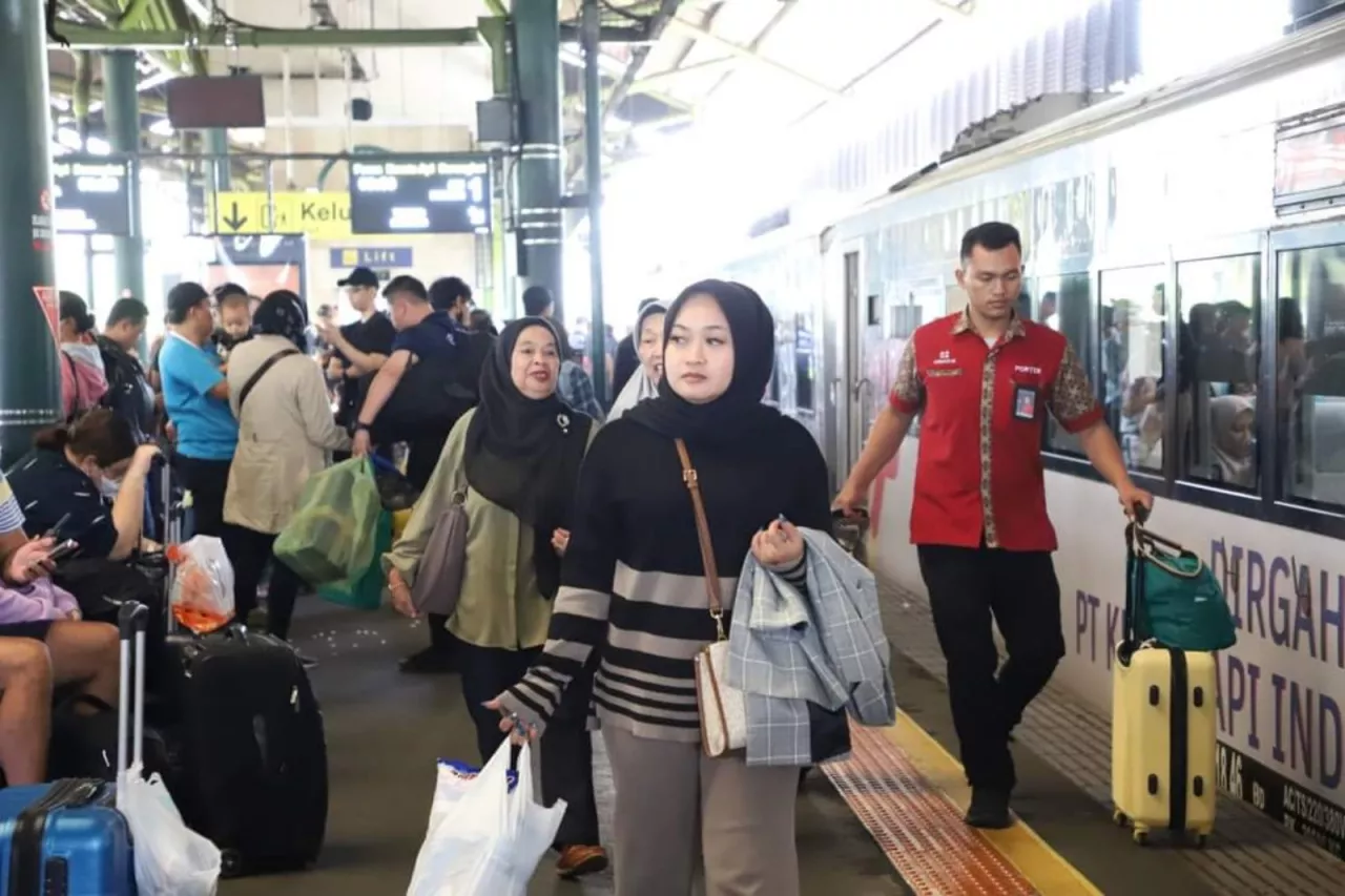 Karena Banjir Semarang, KA Pandalungan Terlambat 6 Jam untuk Tiba di Probolinggo