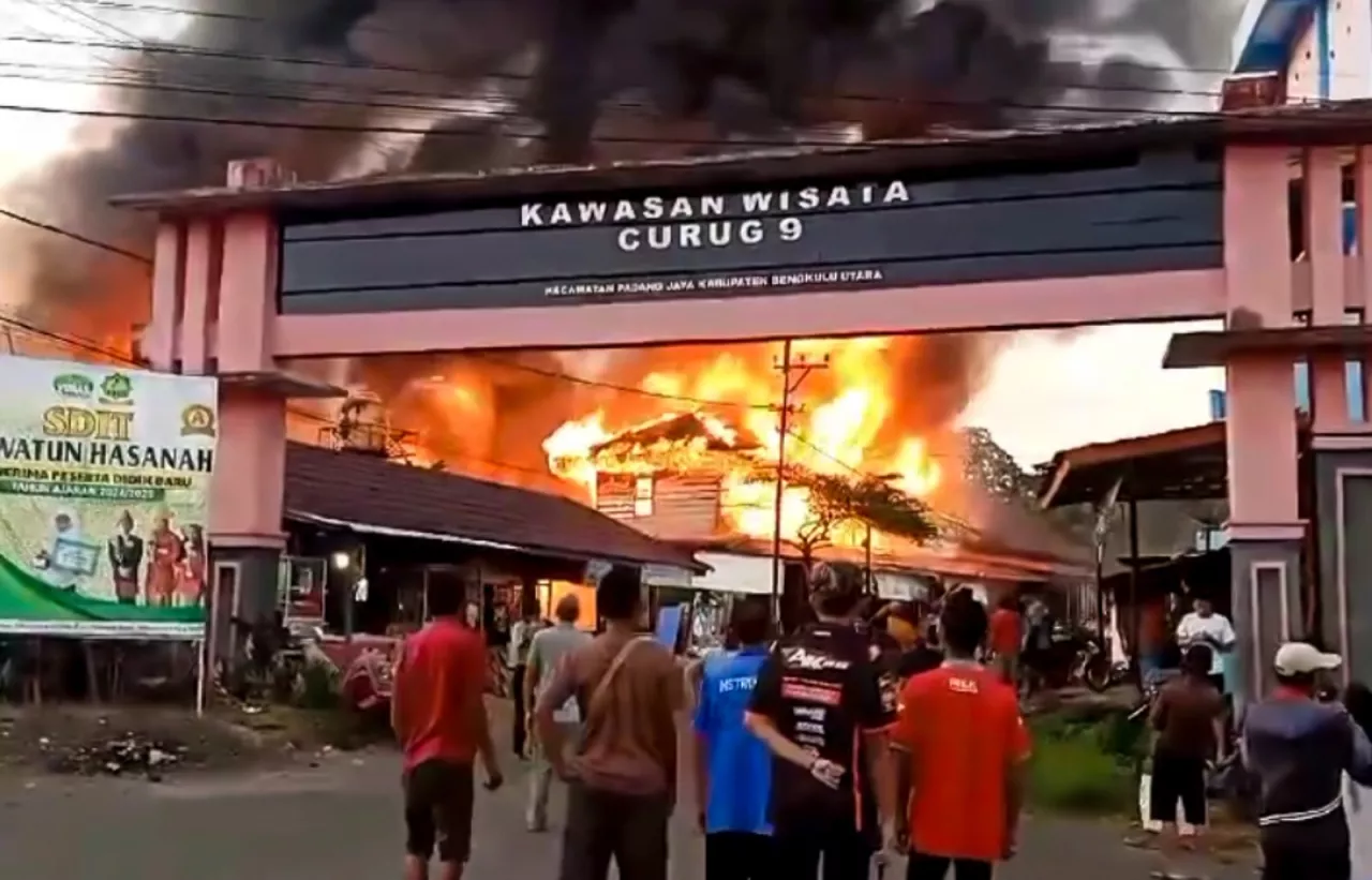 Kebakaran Melalap 8 Unit Rumah dan Ruko di Bengkulu Utara, Kerugian Capai Rp 1,2 Miliar
