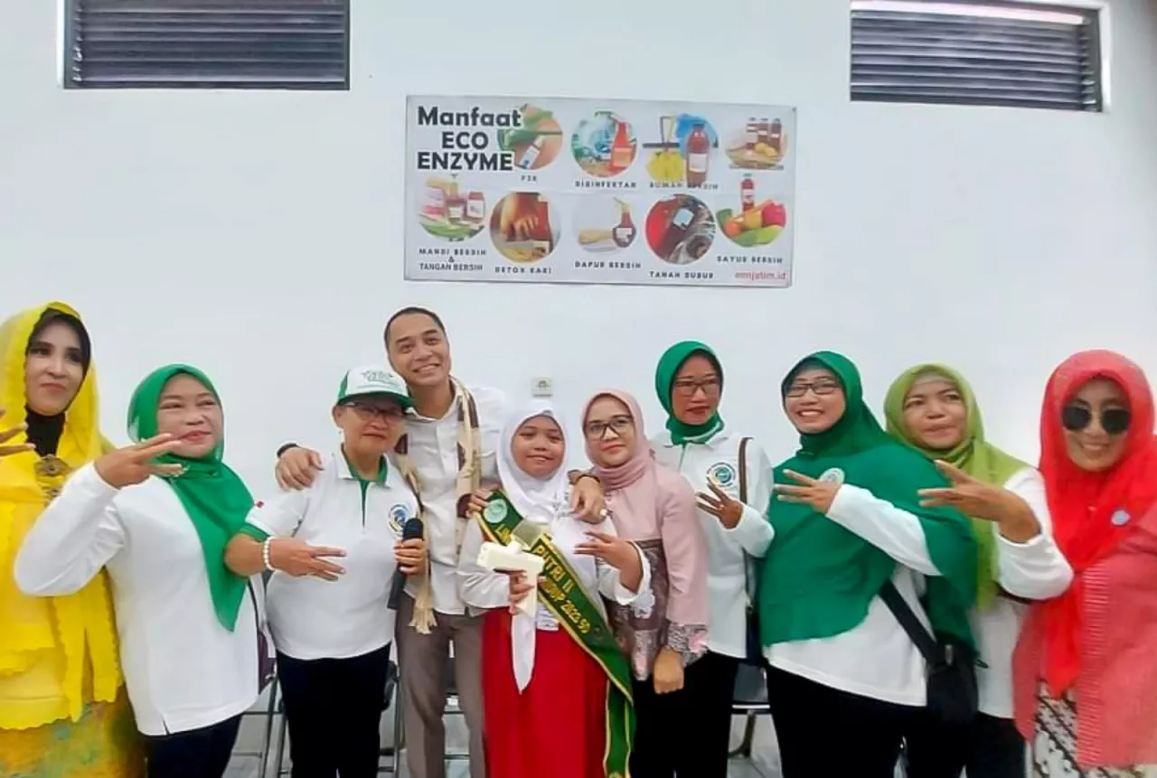 Eri Cahyadi Resmikan Rumah Maggot dan Eco Enzim untuk Mendukung Ekonomi Warga