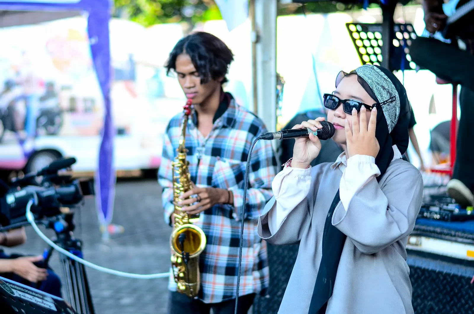 AWS Gelar Nge-JAMSOS Bareng Band Unik dan Berdonasi untuk Duafa di "Tiba-tiba Bazar"
