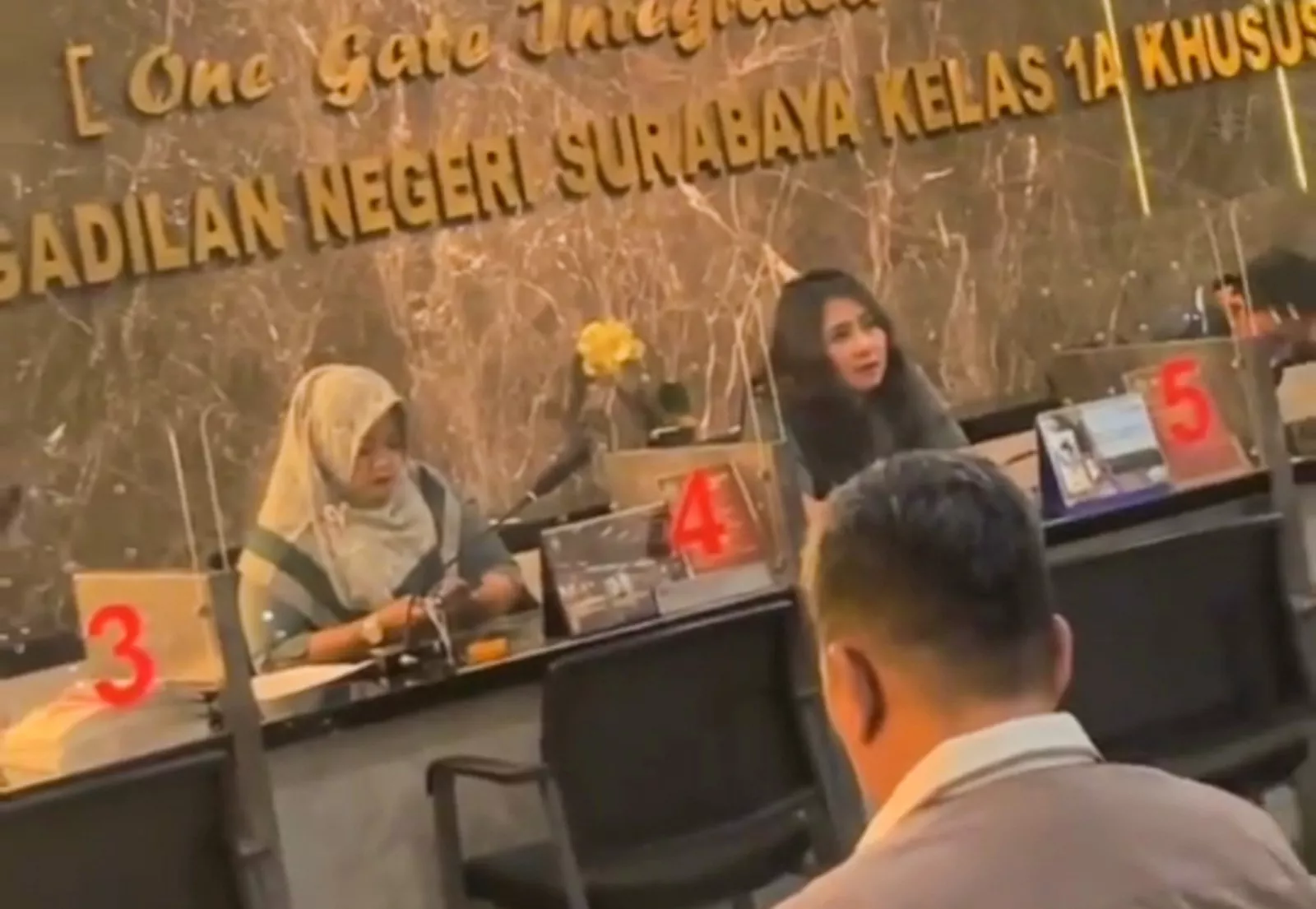 Satpol PP Gelar Sidang Tipiring PKL Pelanggar Perda di Pengadilan Negeri Surabaya