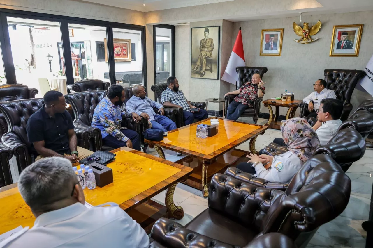 Diskusi Bersama Senator Papua dan Maluku Utara, LaNyalla Bicara Bangsa hingga Bola