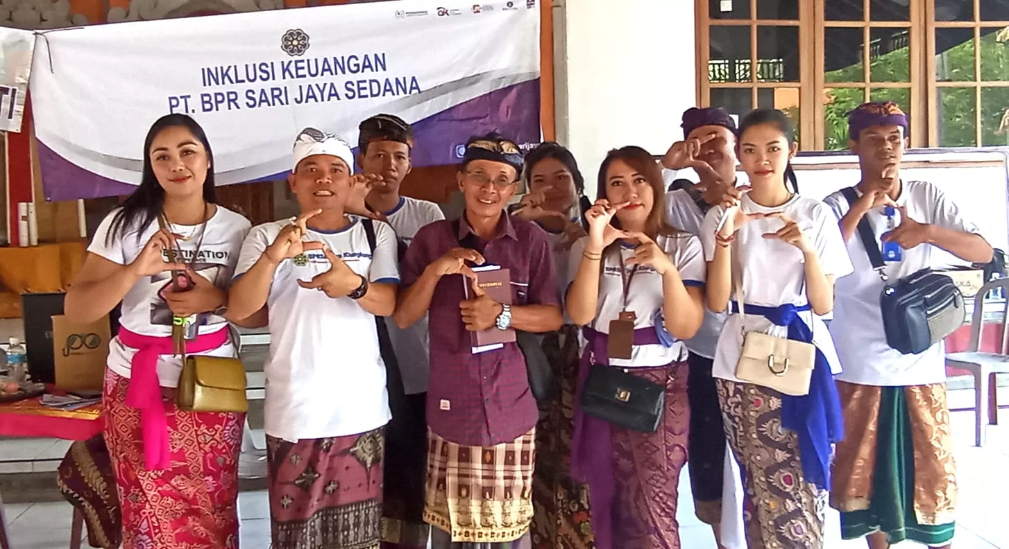BPR Sari Jaya Sedana Klungkung Membangun Inklusi Keuangan dan Peduli Kesehatan Masyarakat Desa Besan
