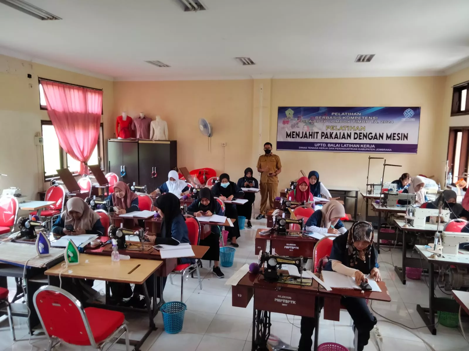 Peserta Pelatihan Garmen Apparel di BLK Jembrana