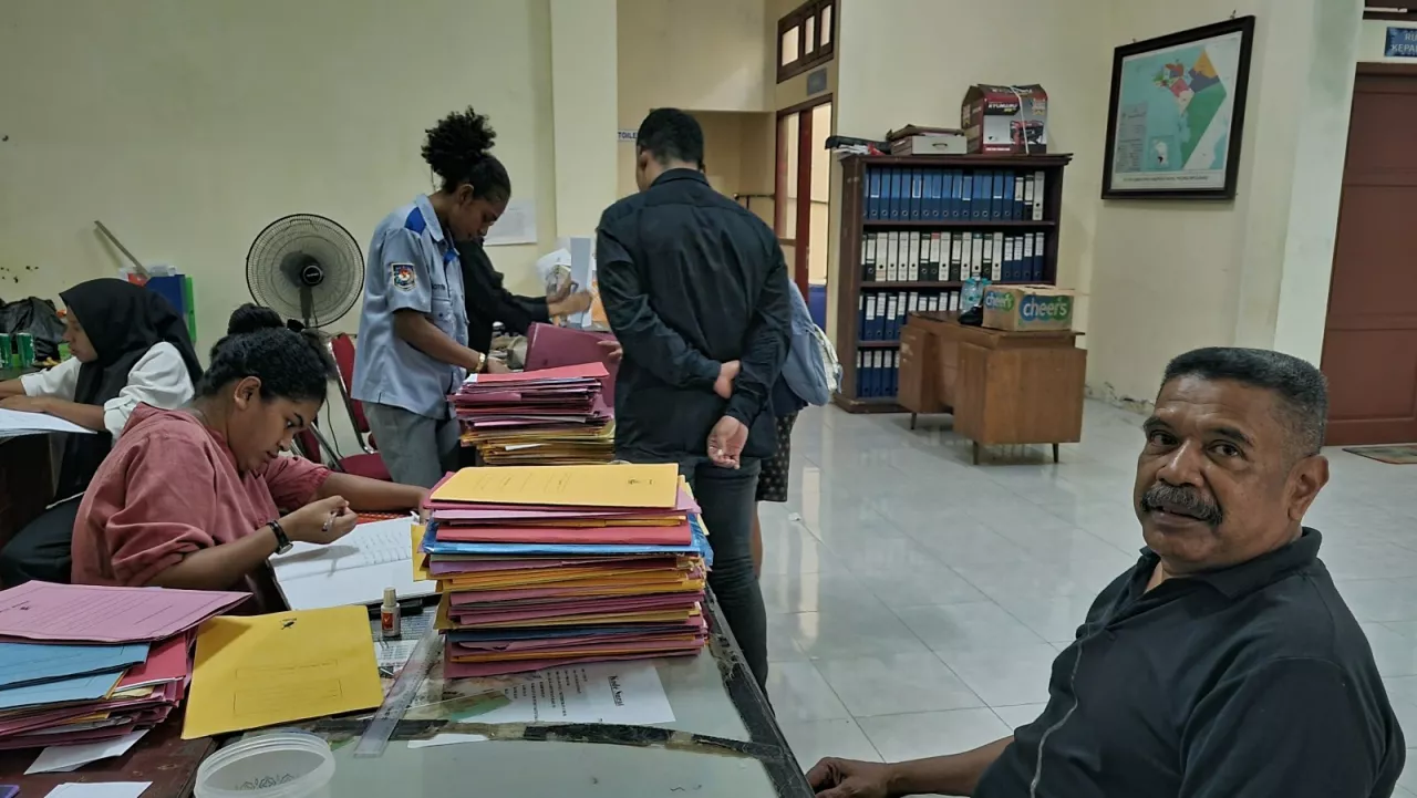 Penerimaan Bintara Polri di Fakfak Membludak, Disdukcapil Penuh Setiap Hari