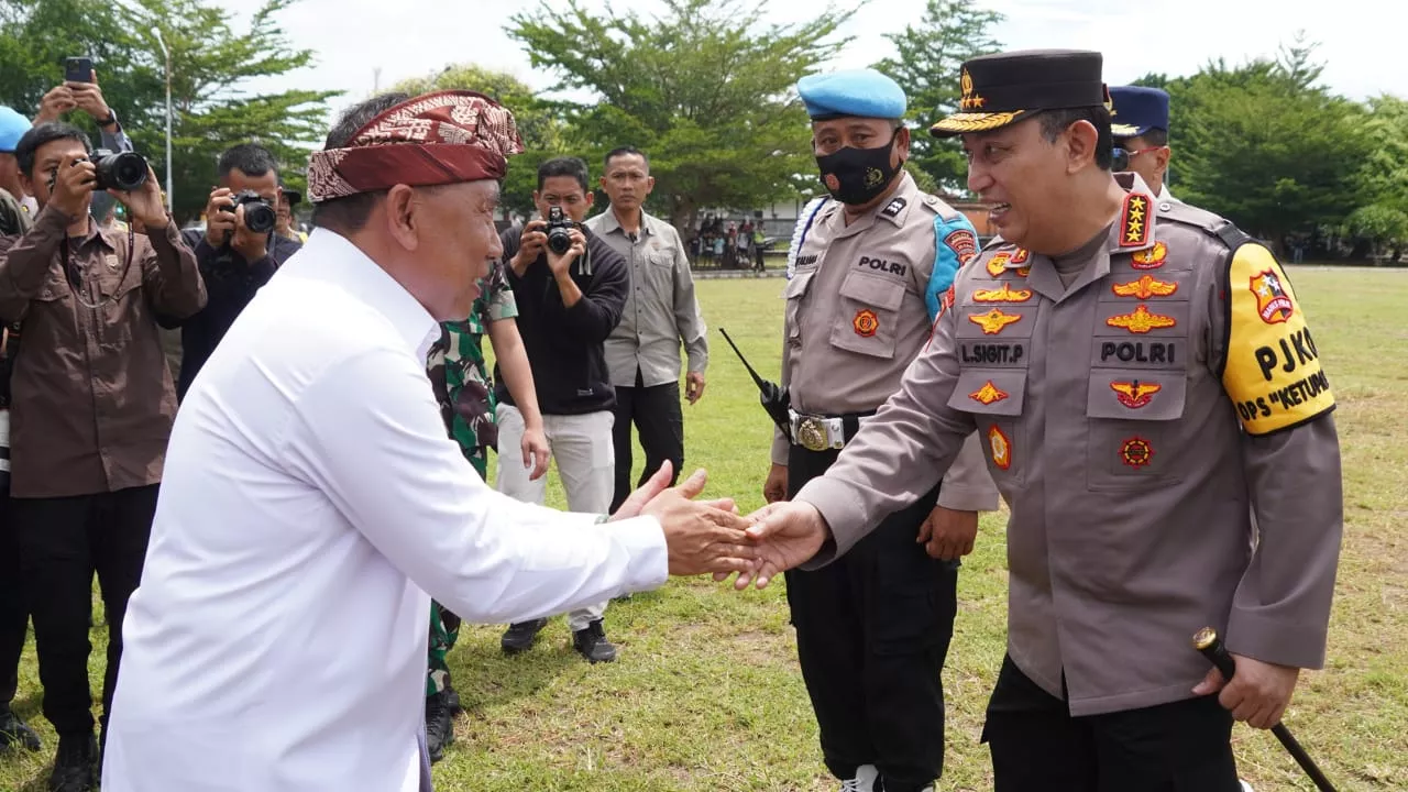 Cek Kesiapan Hadapi Arus Mudik, Bupati Tamba Dampingi Kapolri Tinjau Pelabuhan Gilimanuk