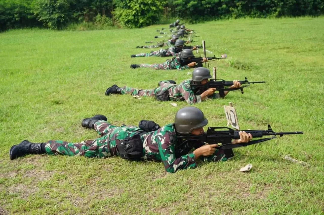 Menuju SGS, Prajurit Marinir Latihan Menembak di Lapangan Tembak FX Soepramono