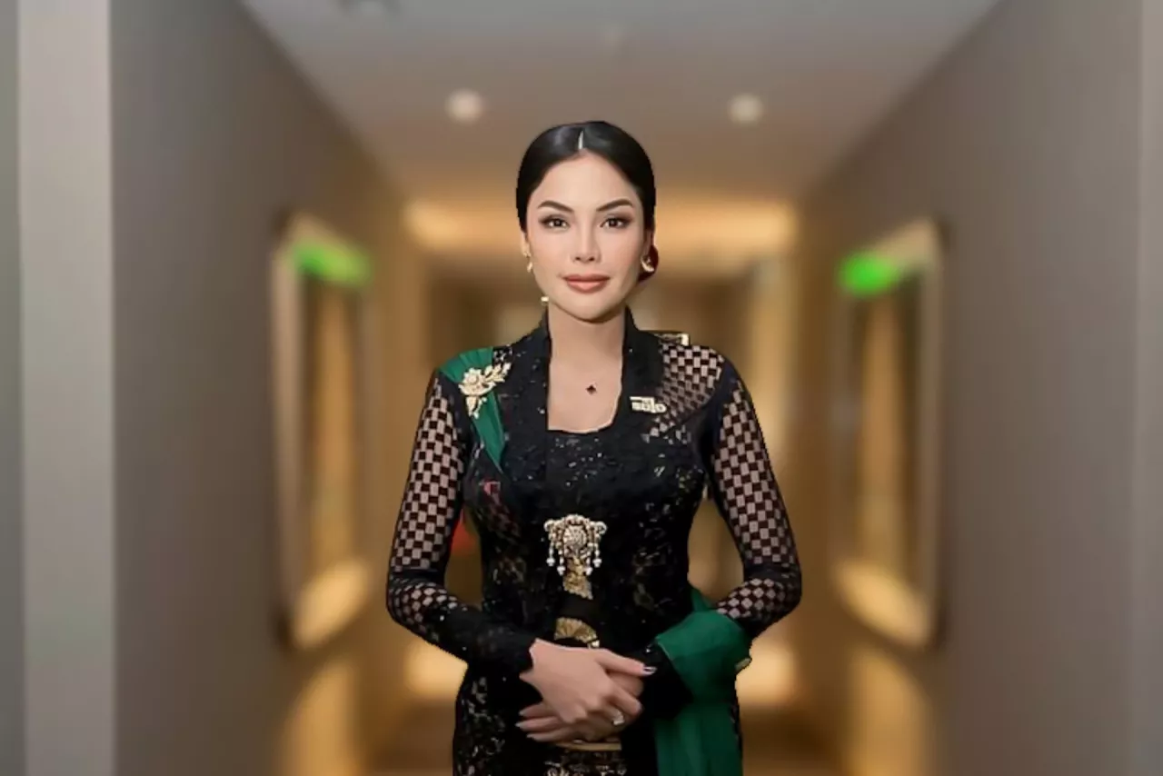 Nikita Mirzani Berkebaya Hitam di Hari Kartini, Serukan Wanita Bersatu, Jangan Nyinyir