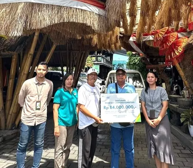 KSP Bali Sinar Pandawa Serahkan Santunan Untuk Ahli Waris yang Ikut Program BPJS Ketenagakerjaan