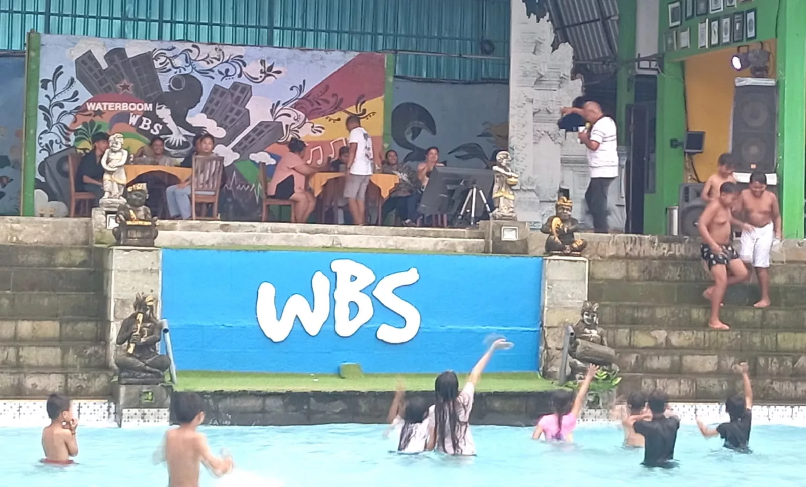 Waterboom Sidembunut (WBS) di Hari Raya Idul fitri: Destinasi Seru untuk Berlibur Bersama Keluarga