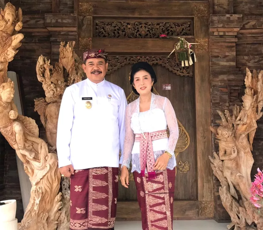 Istri Made Kasta, I Putu Sri Sundari,Memberikan Restu untuk Maju Sebagai Calon Bupati Klungkung 2024