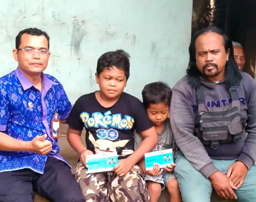 Dua Anak Yatim di Klungkung: Tabungan Simpel Mereka Berkembang dengan Dukungan PT. SMS
