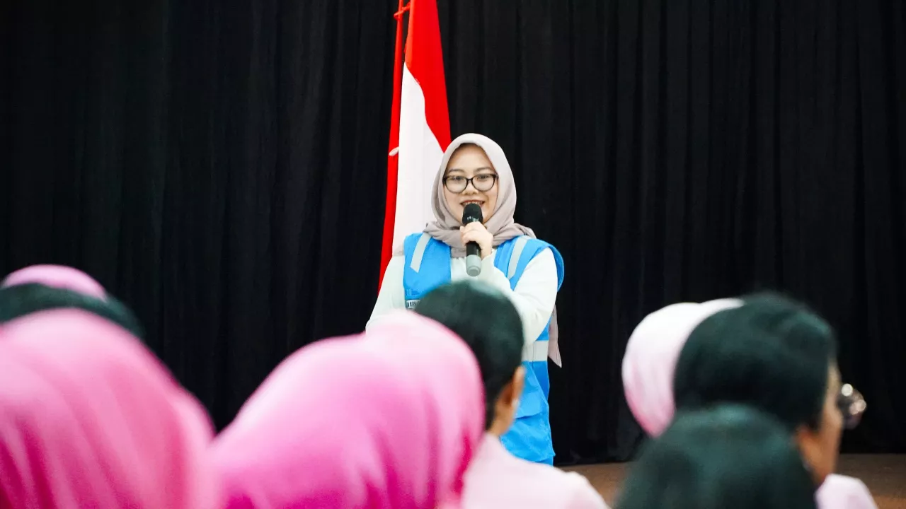 Srikandi PLN UID Jakarta Raya Berbagi Cahaya Pengetahuan Listrik untuk Masyarakat