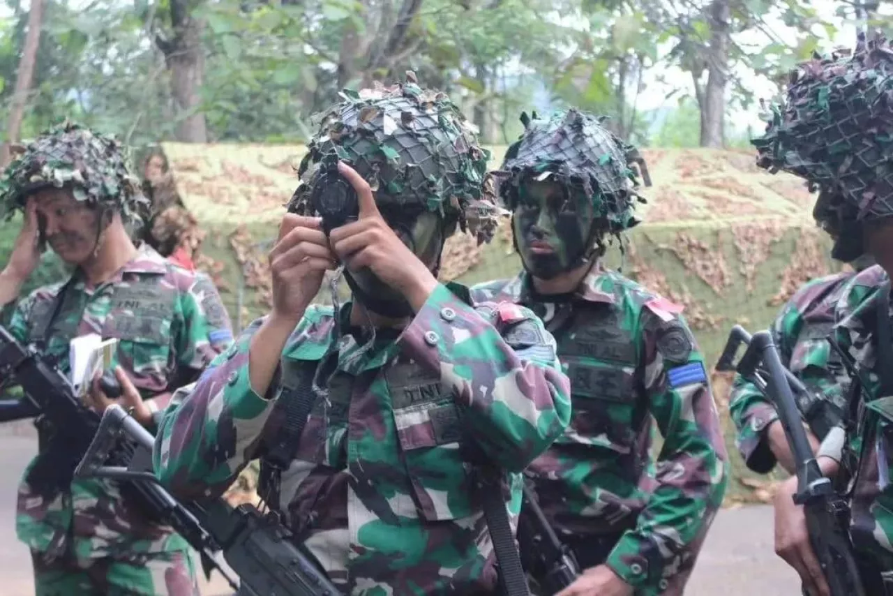 Prajurit Yonbekpal 1 Mar Gelar Latihan Perbaikan dan Pemeliharaan Senjata di Medan Tempur