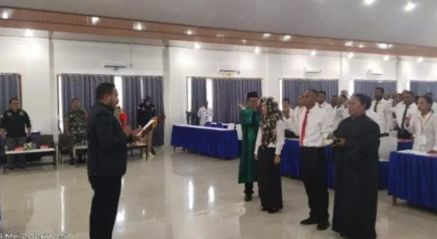 KPU Waropen Lantik 55 Panitia Pemilihan Distrik, Siap Sukseskan Pilkada dengan Profesional