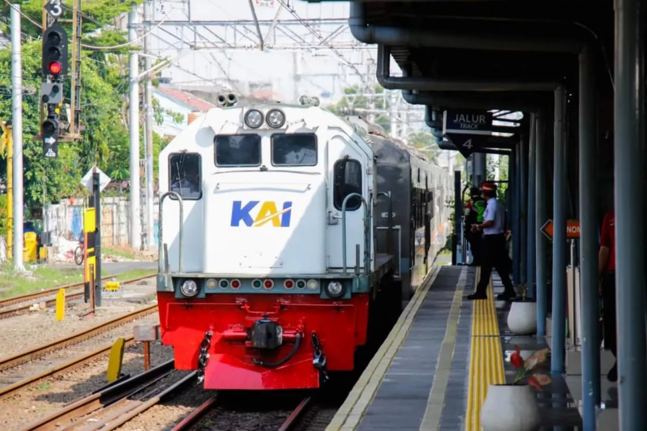 Laka KA Lawan Mobil di Desa Patuguran, KAI Imbau Warga Tingkatkan Disiplin Berlalu Lintas