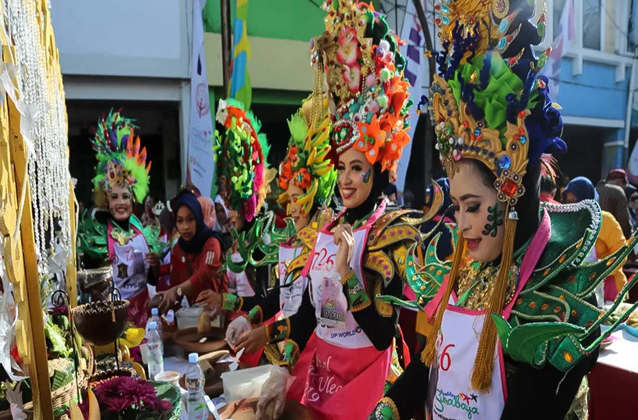 HUT Kota Surabaya ke 731 akan Dimeriahkan dengan Festival Rujak Uleg di Taman Surya