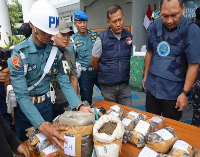 Tim X XQR Lantamal Jayapura Gagalkan Upaya Penyelundupan Ganja 13.430 Gram