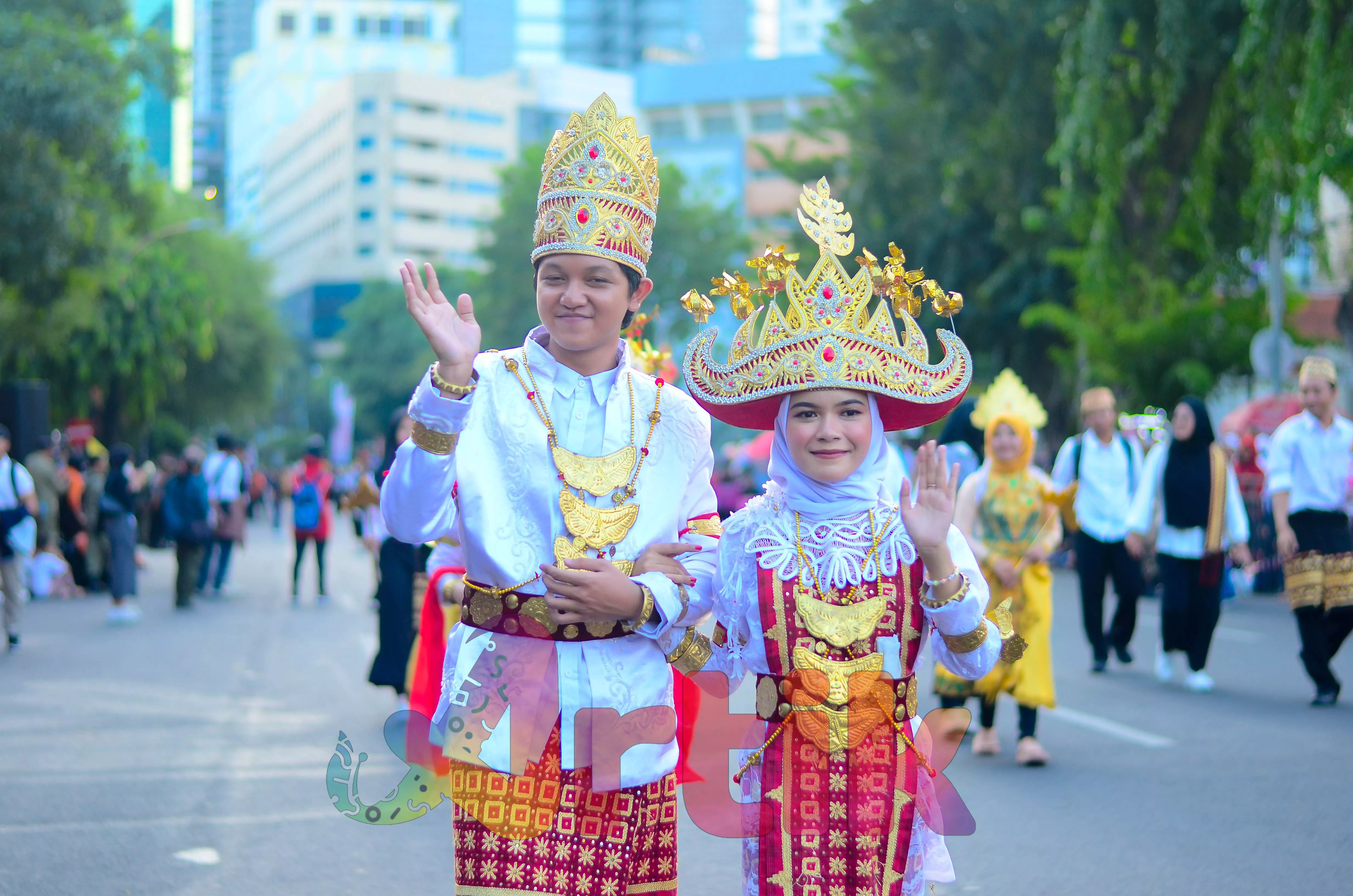 Surabaya Vaganza dalam ‘The Chronicle of Surabaya’, Pasangan Eri Cahyadi Pakai Busana Manten Pegon