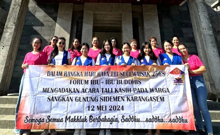 Berbagi Kasih di Hari Raya Tri Suci Waisak: FIB Berbagi kepada Masyarakat Sangkan Gunung
