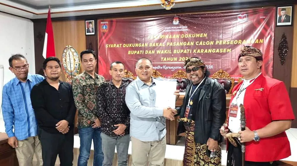 Wayan Kari Subali dan Ketut Putra Ismaya Daftar KPU Sebagai Calon Bupati dan Wakil Bupati Karangasem