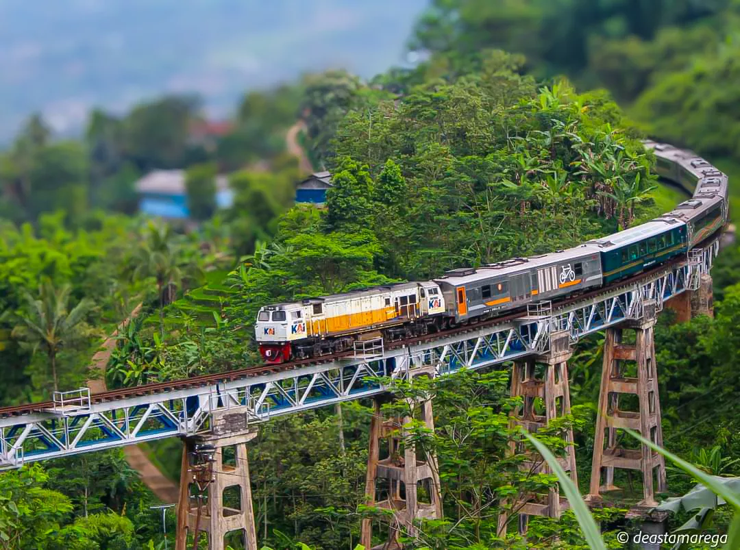 Libur Long Weekend, Ini 5 Destinasi Wisata Dekat Stasiun Kereta yang Perlu Dicoba