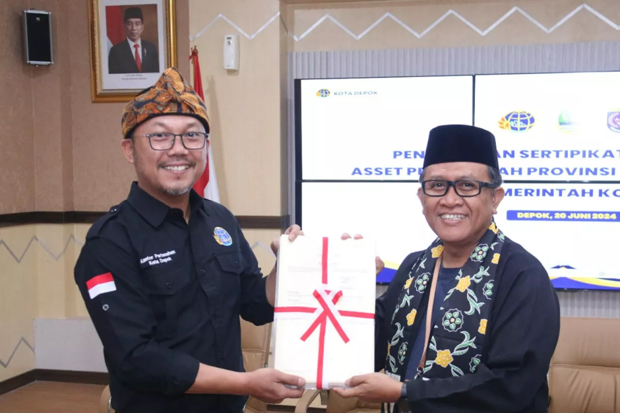 BPN Kota Depok Serahkan 149 Sertifikat Milik Pemkot dan 7 Sertifikat Aset Pemprov Jawa Barat