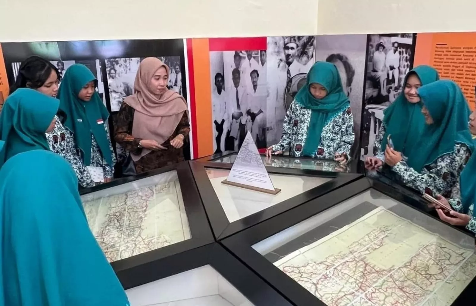 Disperpusip Jatim Ajak Pelajar Kenali Arsip dan Wawasan Kebangsaan Lewat Program WARAS