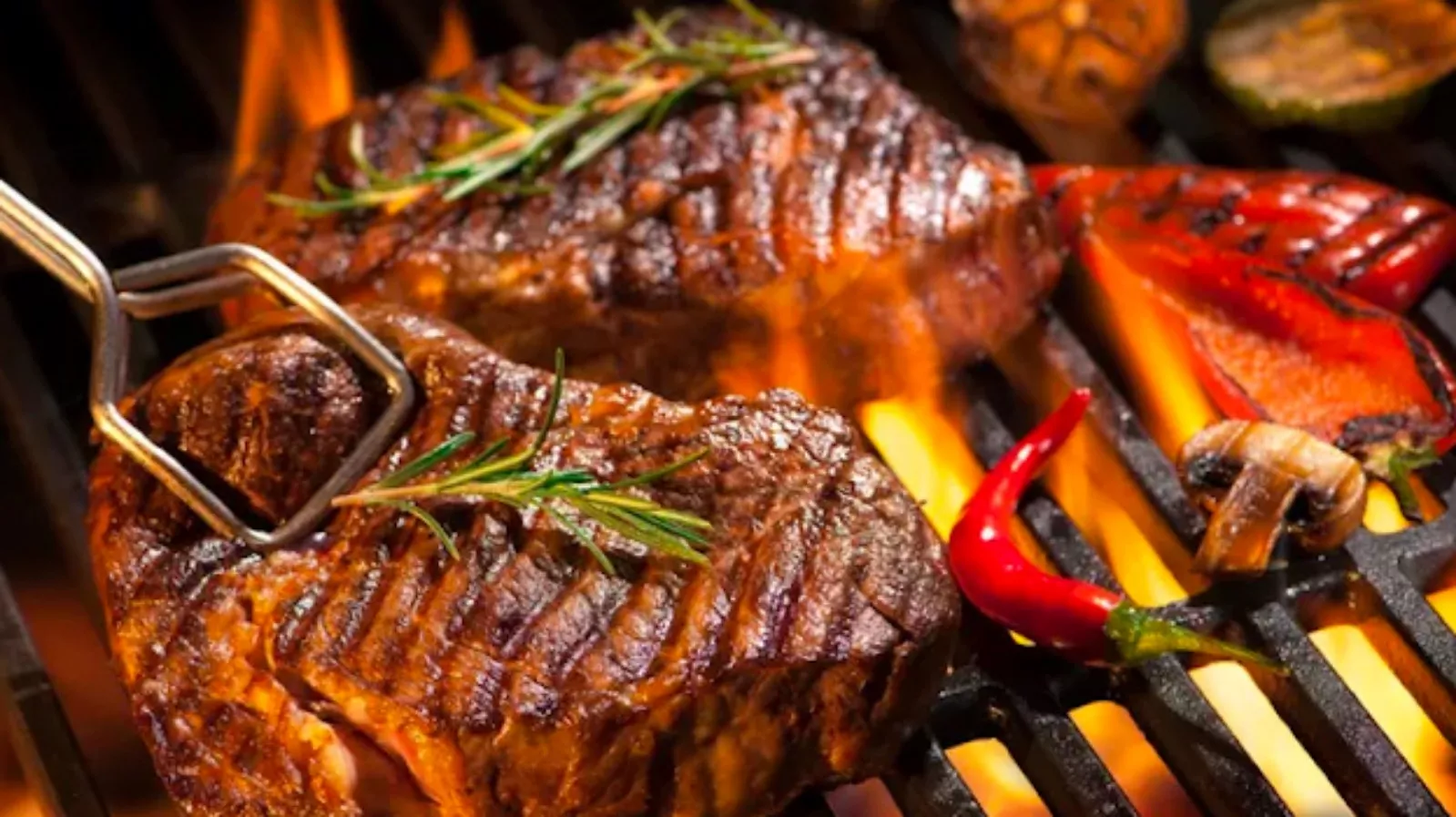 Memasak Daging Kurban Panggang Aroma Rempah, Perpaduan Cita Rasa Istimewa