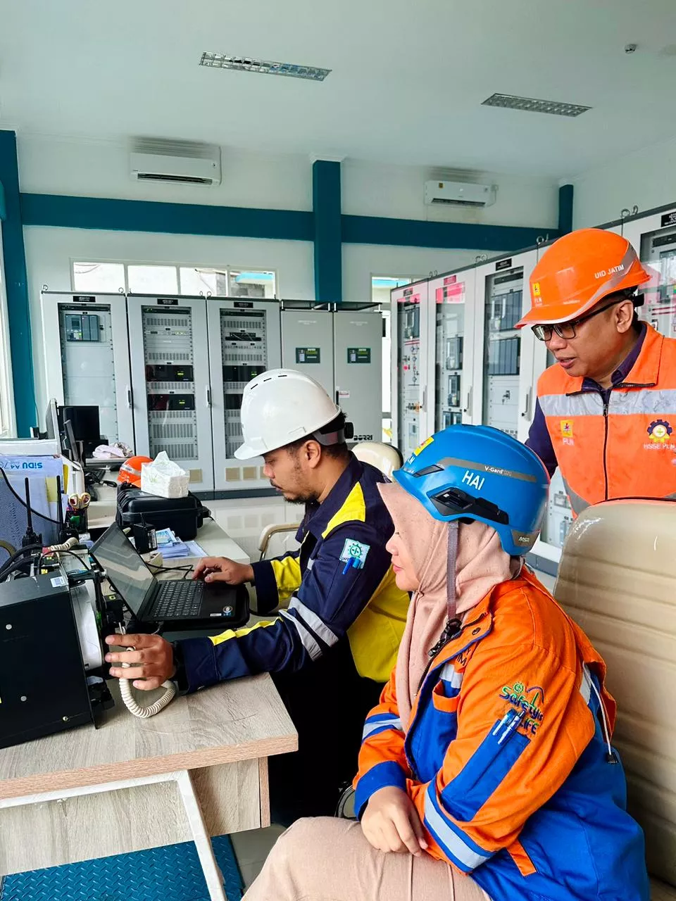 PLN UP2B Jawa Timur Kalibrasi KWH Meter pada Konsumen Tegangan Tinggi di Gardu Induk Puger